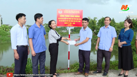 Gắn biển c&ocirc;ng tr&igrave;nh ch&agrave;o mừng Đại  hội Đại biểu Hội N&ocirc;ng d&acirc;n tỉnh