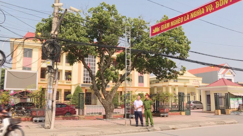 D&acirc;n vận kh&eacute;o trong lắp Camera an ninh tại Đồng Hướng