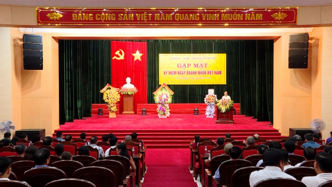 Huyện Kim Sơn gặp mặt kỷ niệm ng&agrave;y doanh nh&acirc;n Việt Nam