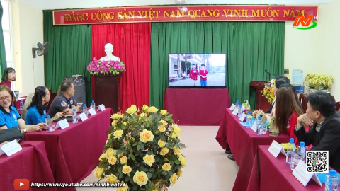 Tọa đ&agrave;m "N&acirc;ng cao năng lực giảng dạy tiếng Anh trong trường phổ th&ocirc;ng"