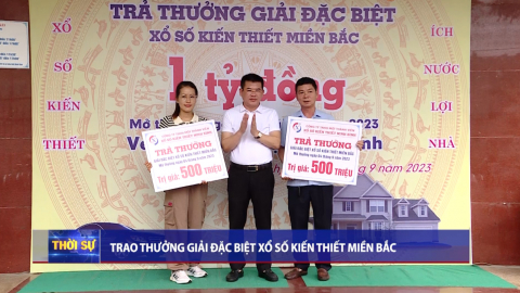 Trao thưởng giải đặc biệt xổ số kiến thiết miền Bắc