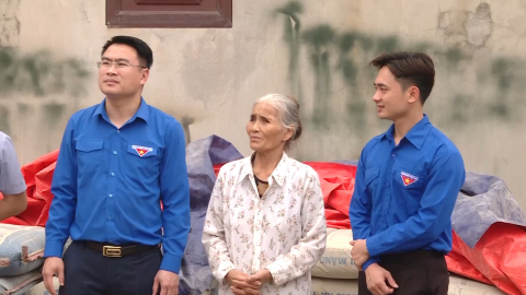 Tuổi trẻ Y&ecirc;n Kh&aacute;nh chung tay x&oacute;a nh&agrave; tạm, nh&agrave; dột n&aacute;t
