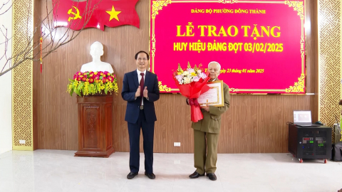 Với Đảng vẹn tr&ograve;n l&ograve;ng tin y&ecirc;u