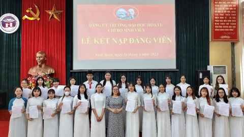 Tăng cường kết nạp Đảng trong học sinh, sinh vi&ecirc;n