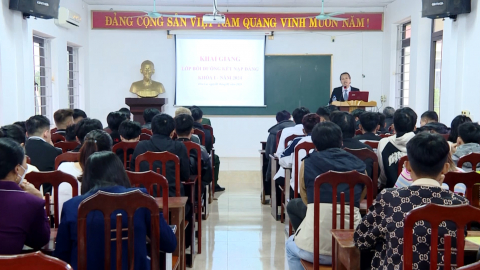 Bồi dưỡng kết nạp Đảng cho thanh ni&ecirc;n chuẩn bị nhập ngũ năm 2024