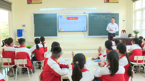 Ng&agrave;nh Gi&aacute;o dục v&agrave; Đ&agrave;o tạo thi đua đổi mới s&aacute;ng tạo 