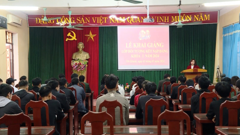 Y&ecirc;n Kh&aacute;nh khai giảng lớp nhận thức về Đảng kh&oacute;a I năm 2024