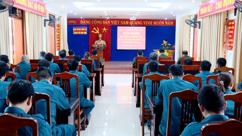 Ban CHQS TP. Ninh B&igrave;nh chi trả phụ cấp chức vụ cho d&acirc;n qu&acirc;n tự vệ