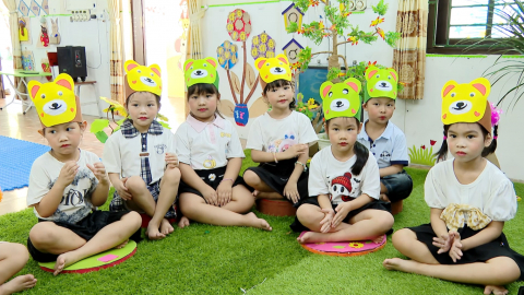 C&acirc;u chuyện "Gấu con v&agrave; chiếc l&aacute; m&ugrave;a thu"