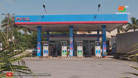 Gi&aacute; xăng giảm hơn 3.000 đồng mỗi l&iacute;t