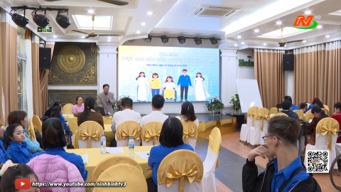 Tọa đ&agrave;m "Vượt r&agrave;o cản, vươn tới tương lai"