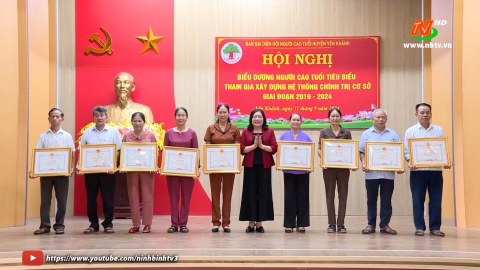 Người cao tuổi ti&ecirc;u biểu huyện Y&ecirc;n Kh&aacute;nh tham gia x&acirc;y dựng hệ thống ch&iacute;nh trị cơ sở