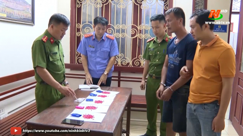 Thượng &uacute;y Đ&agrave;o Văn Huy-t&iacute;ch cực đấu tranh với tội phạm về ma t&uacute;y