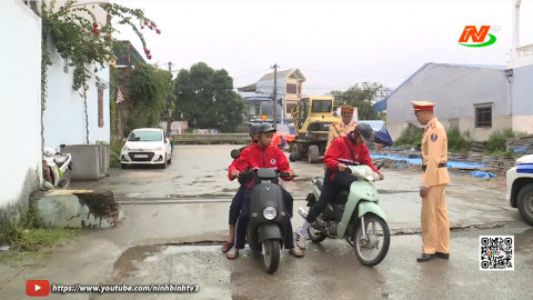 Đảm bảo trật tự an to&agrave;n giao th&ocirc;ng cho học sinh