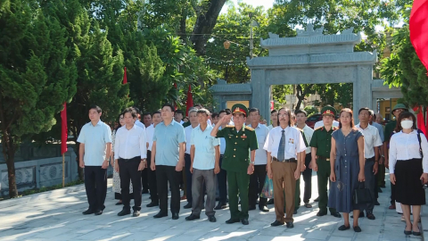 Chăm s&oacute;c c&aacute;c c&ocirc;ng tr&igrave;nh nghĩa trang liệt sỹ - N&eacute;t đẹp văn h&oacute;a giữa đời thường