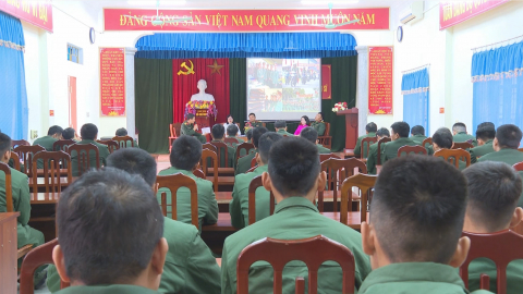 Tọa đ&agrave;m ' Ph&aacute;p luật với đời sống c&aacute;n bộ, chiến sĩ"