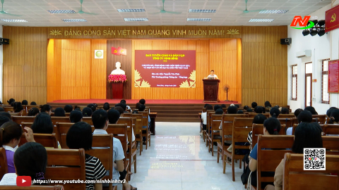 Phường T&acirc;y Hoa Lư bồi dưỡng l&yacute; luận ch&iacute;nh chị cho c&aacute;n bộ, gi&aacute;o vi&ecirc;n