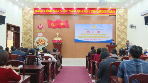 Tri &acirc;n tập thể, c&aacute; nh&acirc;n c&oacute; nhiều đ&oacute;ng g&oacute;p cho c&ocirc;ng đo&agrave;n gi&aacute;o dục