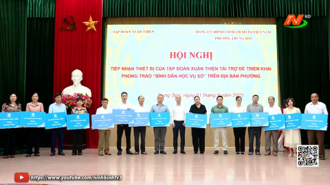 Phường Trung Sơn tiếp nhận thiết bị của Tập đo&agrave;n Xu&acirc;n Thiện t&agrave;i trợ triển khai phong tr&agrave;o &ldquo;B&igrave;nh d&acirc;n học vụ số&rdquo;