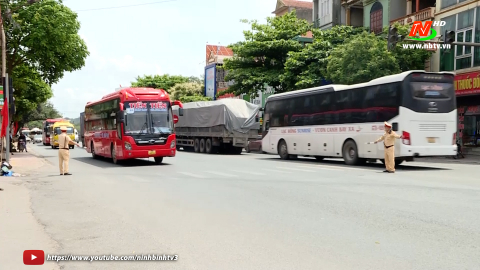 B&igrave;nh y&ecirc;n tr&ecirc;n những tuyến đường