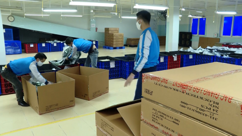 Đơn h&agrave;ng dệt may tấp nập đầu năm