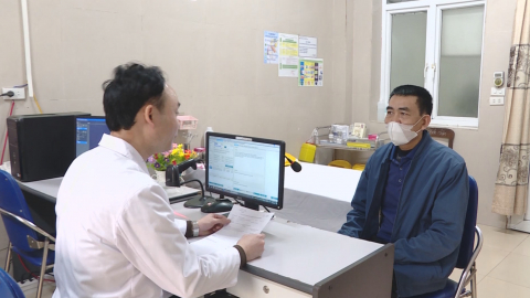 B&aacute;c sĩ đam m&ecirc; với chuy&ecirc;n ng&agrave;nh giải phẫu bệnh