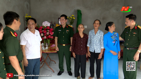 Kh&aacute;nh th&agrave;nh nh&agrave; t&igrave;nh nghĩa v&agrave; nh&agrave; đại đo&agrave;n kết