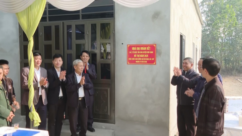 Kh&aacute;nh th&agrave;nh nh&agrave; đại đo&agrave;n kết cho hộ ngh&egrave;o