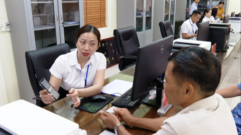 Đẩy mạnh x&acirc;y dựng ch&iacute;nh quyền điện tử