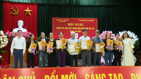 C&ocirc;ng bố v&agrave; trao Giấy chứng nhận nh&atilde;n hiệu tập thể &ldquo;Tơ lụa Cổ Chất&rdquo; x&atilde; Ninh Giang