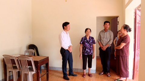 Nghĩa đồng b&agrave;o trong phong tr&agrave;o x&oacute;a nh&agrave; tạm, nh&agrave; dột n&aacute;t