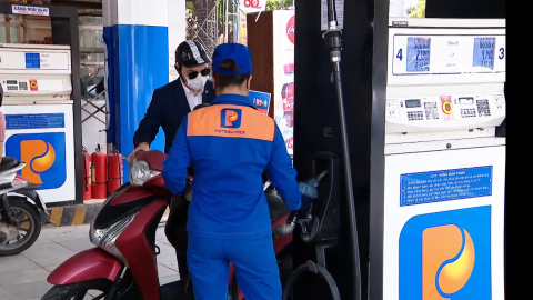 Xử l&yacute; nghi&ecirc;m h&agrave;nh vi trục lợi trong kinh doanh xăng dầu