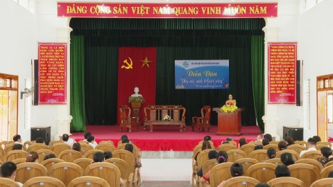 Di&ecirc;̃n đàn " Phụ nữ, sách và cu&ocirc;̣c s&ocirc;́ng " tại xã Phú Sơn