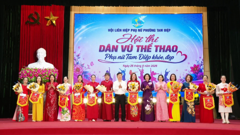 Phụ nữ Tam Điệp s&ocirc;i nổi thi đua phong ch&agrave;o mừng Quốc kh&aacute;nh