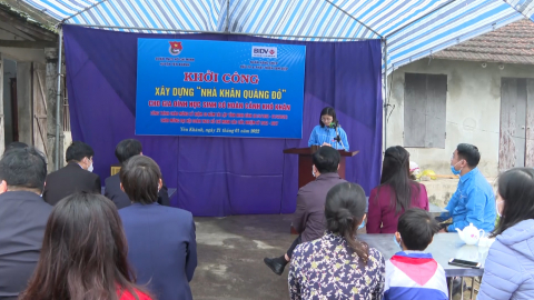 Khởi c&ocirc;ng x&acirc;y dựng nh&agrave; khăn qu&agrave;ng đỏ