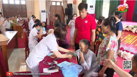Chương tr&igrave;nh kh&aacute;m bệnh, cấp ph&aacute;t thuốc miễn ph&iacute;