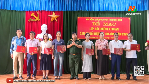 Bế mạc lớp bồi dưỡng kiến thức quốc ph&ograve;ng v&agrave; an ninh cho c&aacute;n bộ đối tượng 3 năm 2025