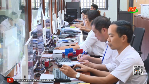 Đẩy mạnh chuyển đổi số - Lấy người d&acirc;n l&agrave;m trung t&acirc;m phục vụ