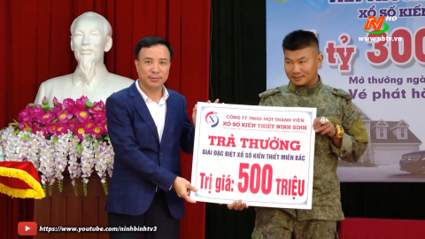 Trao thưởng giải đặc biệt xổ số kiến thiết miền Bắc