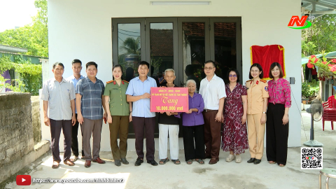 Trao nh&agrave; đại đo&agrave;n kết cho hai hộ d&acirc;n kh&oacute; khăn tại x&atilde; T&acirc;n Thanh