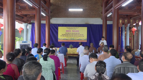 V&acirc;̣n đ&ocirc;̣ng đ&ocirc;̀ng bào có đạo và nh&acirc;n d&acirc;n thực hi&ecirc;̣n n&ecirc;́p s&ocirc;́ng văn minh