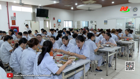 "Bữa cơm c&ocirc;ng đo&agrave;n" 