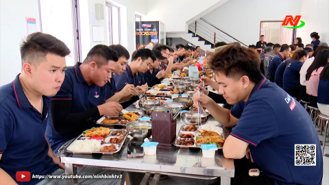 Quan t&acirc;m chăm lo đời sống cho đo&agrave;n vi&ecirc;n, người lao động