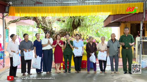 Thăm, tặng qu&agrave; Cựu thanh ni&ecirc;n xung phong c&oacute; ho&agrave;n cảnh kh&oacute; khăn