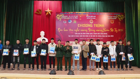 Giao lưu văn nghệ mừng Đảng, mừng xu&acirc;n