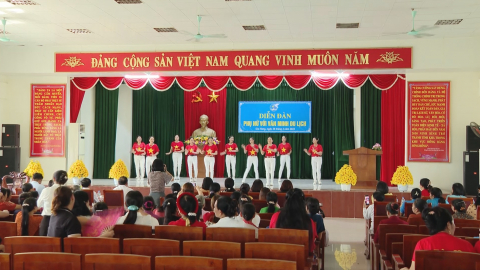Diễn đ&agrave;n phụ nữ với văn minh du lịch