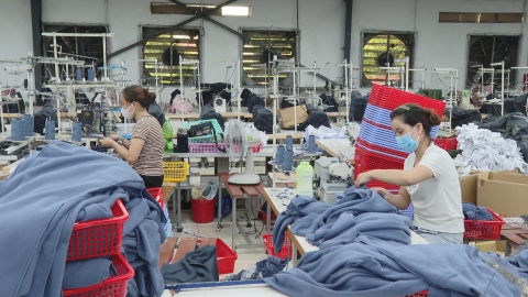 Doanh nghiệp nỗ lực vượt kh&oacute;, đẩy mạnh sản xuất