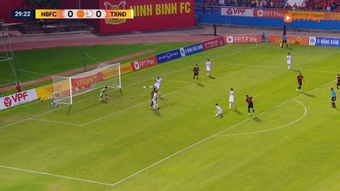 Ninh B&igrave;nh FC l&ecirc;n ng&ocirc;i đầu bảng Giải b&oacute;ng đ&aacute; V-League
