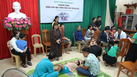 H&agrave;nh tr&igrave;nh "Tho&aacute;t khỏi s&agrave;n nh&agrave;" - N&acirc;ng ước mơ cho trẻ bại n&atilde;o