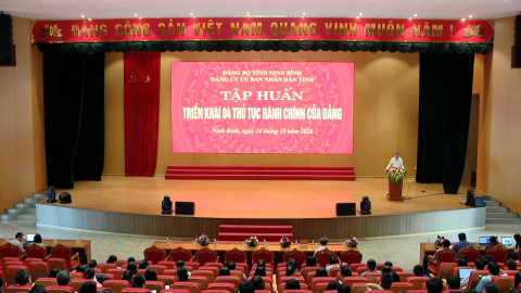 Tập huấn triển khai 4 TTHC của Đảng tr&ecirc;n m&ocirc;i trường điện tử 
